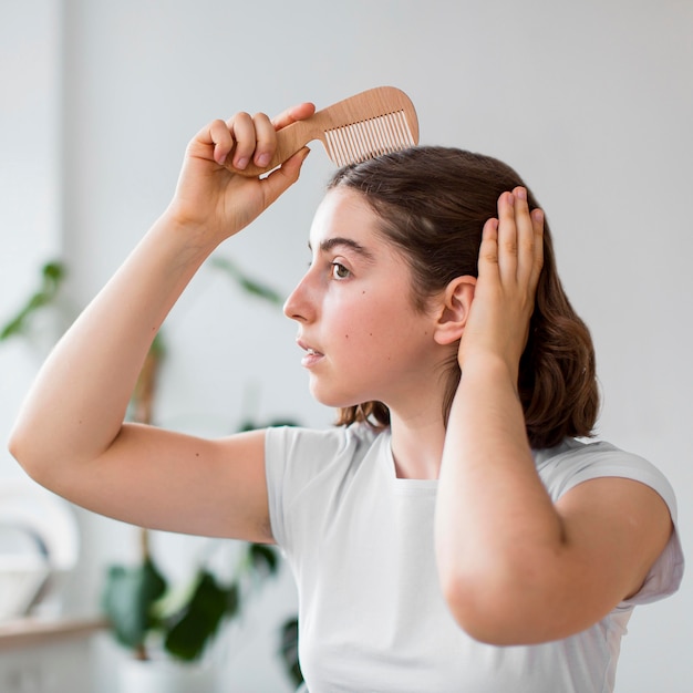 Exploring the Reasons Behind Hair Loss: 5 Causes and Practical Solutions